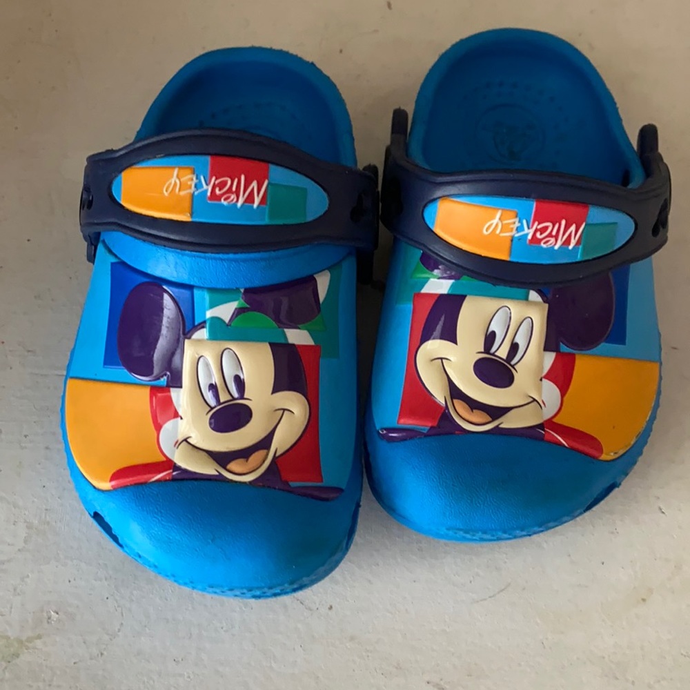 Crocs Mickey